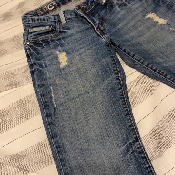 Woman’s Southern Thread Jeans - Picture 5 of 11